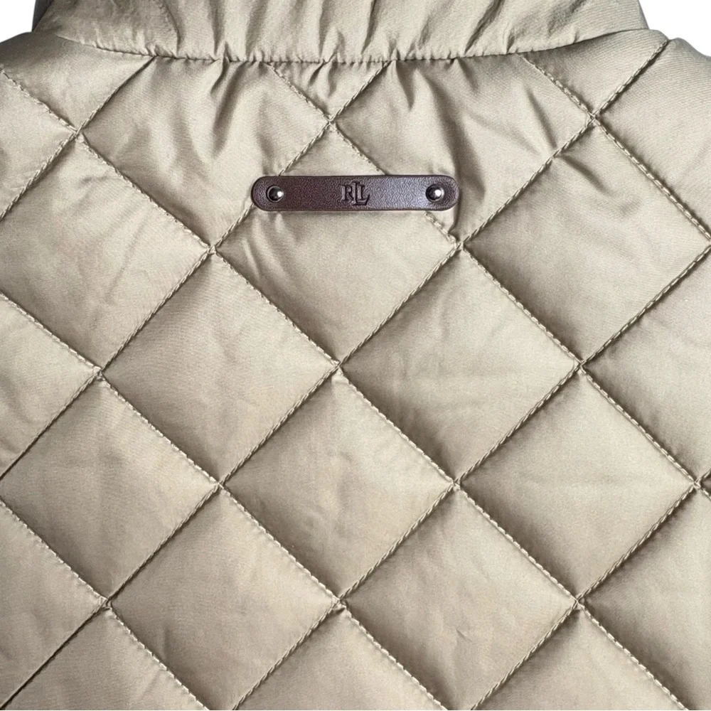 NWT Lauren Ralph Lauren Birch Tan Crest-Patch Quilted Vest Size M Lightweight